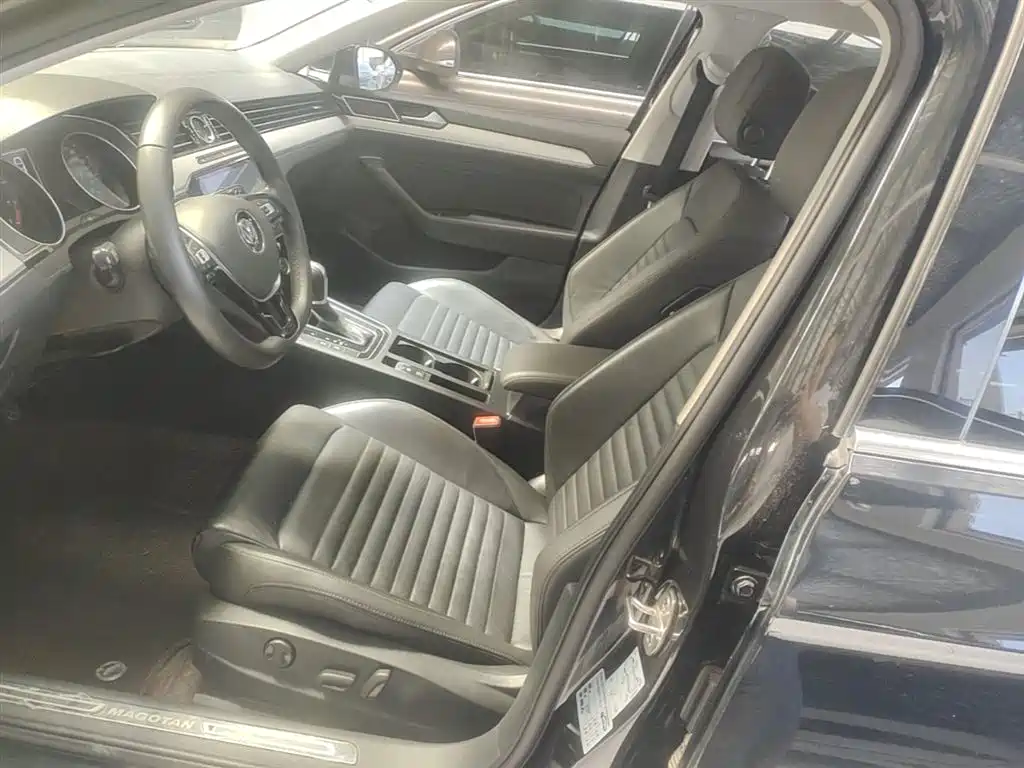 Volkswagen Magotan 2017 330TSI DSG Leading фото 15
