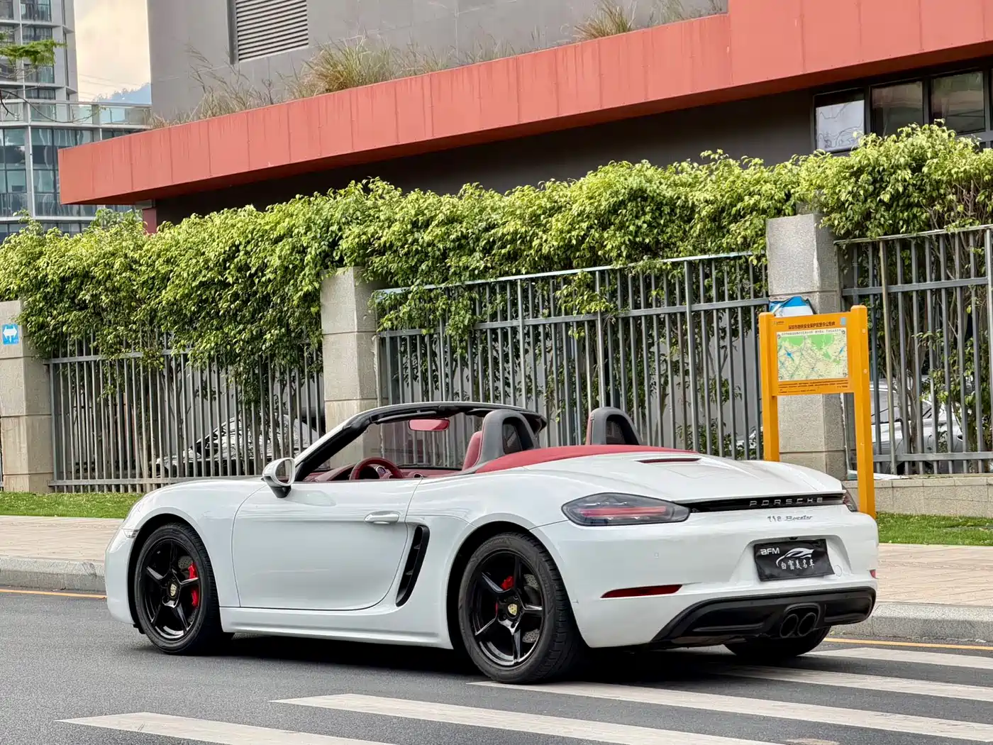 Porsche 718 2018 Boxster 2.0T фото 5