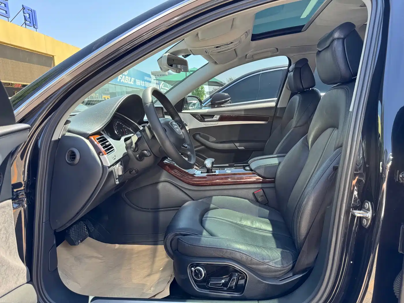 Audi A8 2011 A8L 3.0 TFSI quattro Comfort (213kW) фото 13