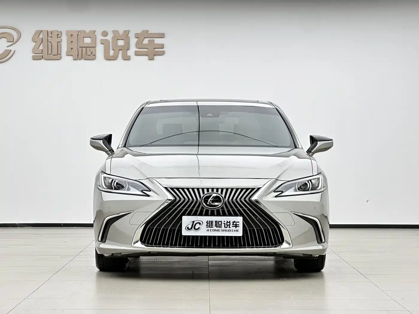 Lexus ES 2020 200 Luxury фото 2