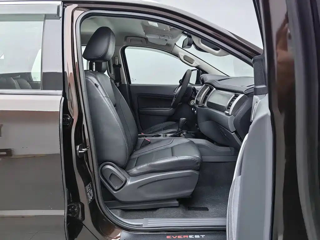 Ford Everest 2017 2016 2.0T Gasoline Automatic 4WD Luxury Edition