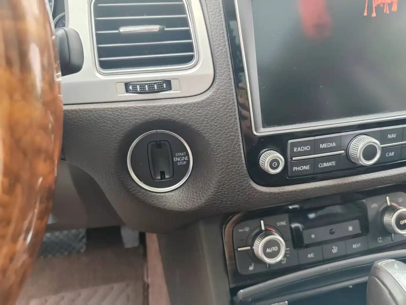 Volkswagen Touareg 2017 3.0TSI Expedition Edition фото 9
