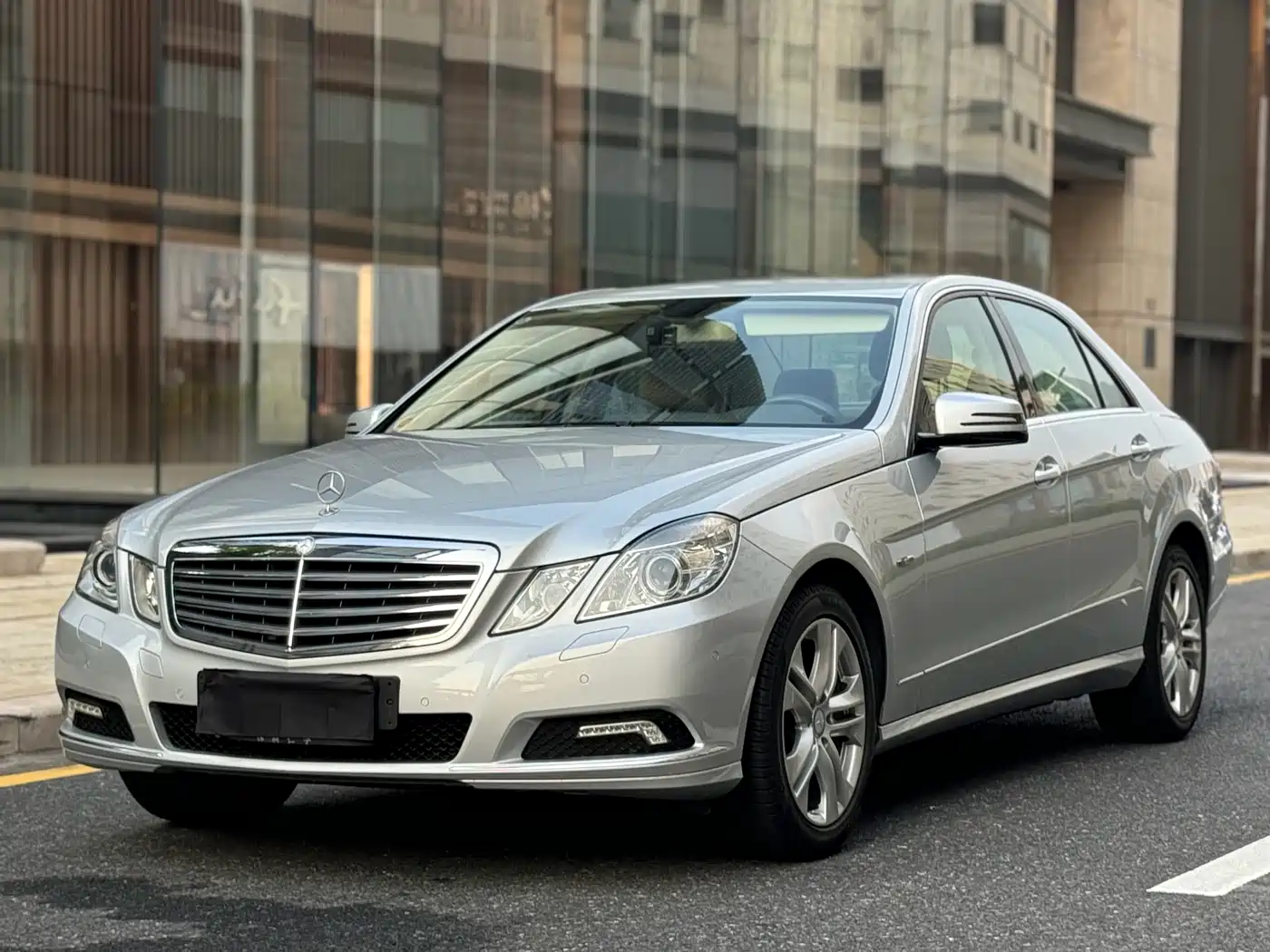 Mercedes-Benz E-Class (Import) 2010 E 200 CGI Elegance