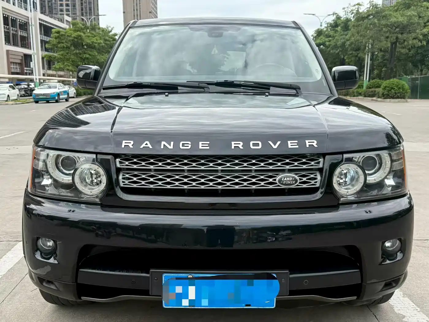 Land Rover Range Rover Sport 2011 3.0 TDV6 Diesel фото 2