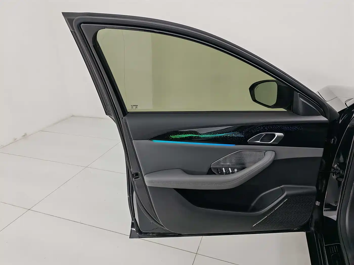 Geely Galaxy Galaxy A7 2025 EM-i 150km Explorer+ Edition фото 18