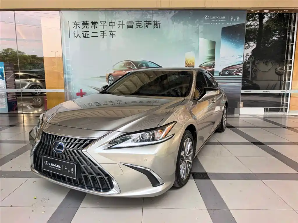 Lexus ES 2021 300h Excellence Edition