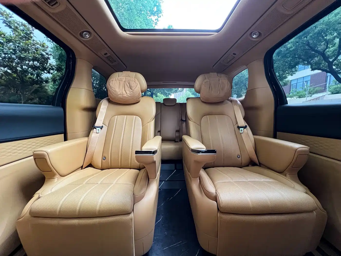 Voyah Auto Voyah Dreamer 2025 PHEV AWD Flagship Kunpeng Edition фото 9