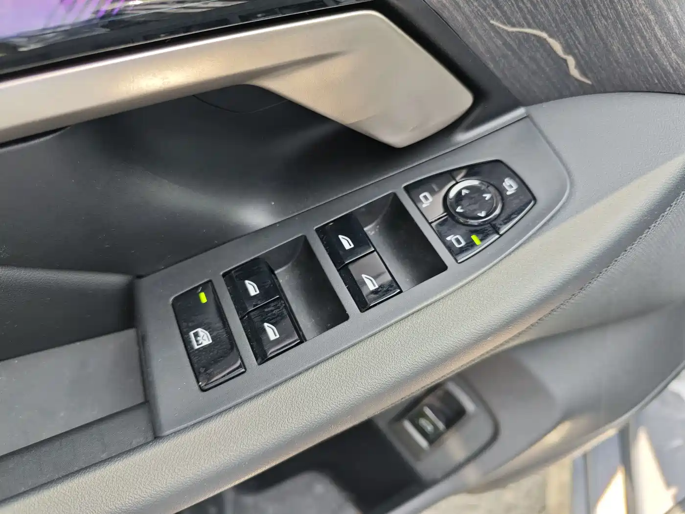 BMW i5 2024 eDrive 35L Premium Model M Sport Package фото 20
