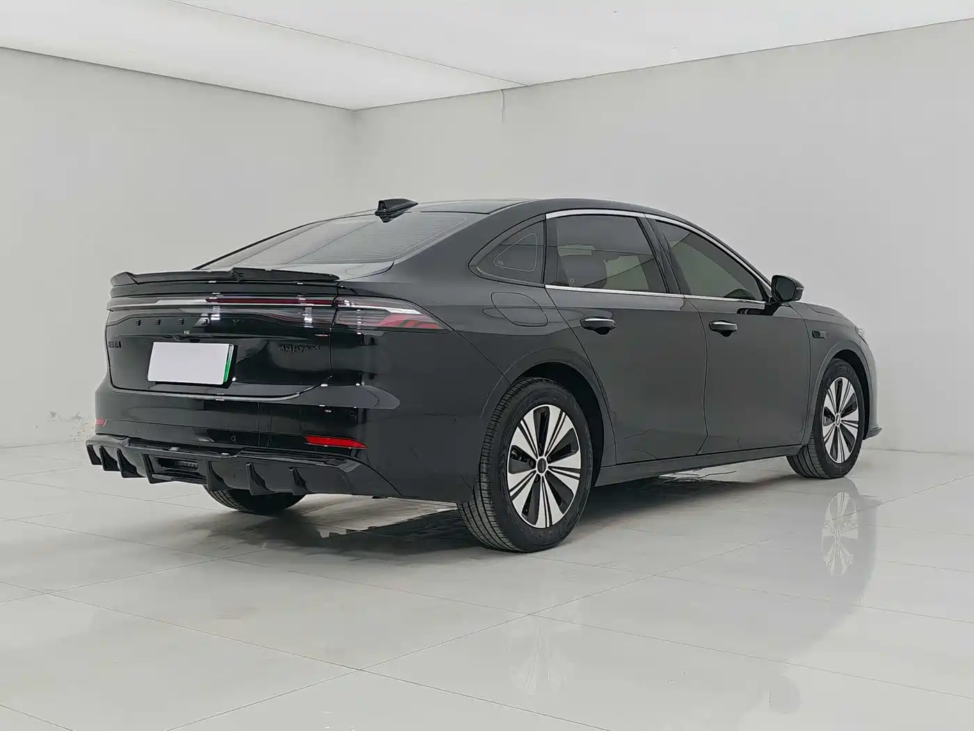 Geely Galaxy Galaxy A7 2025 EM-i 150km Explorer+ Edition фото 6