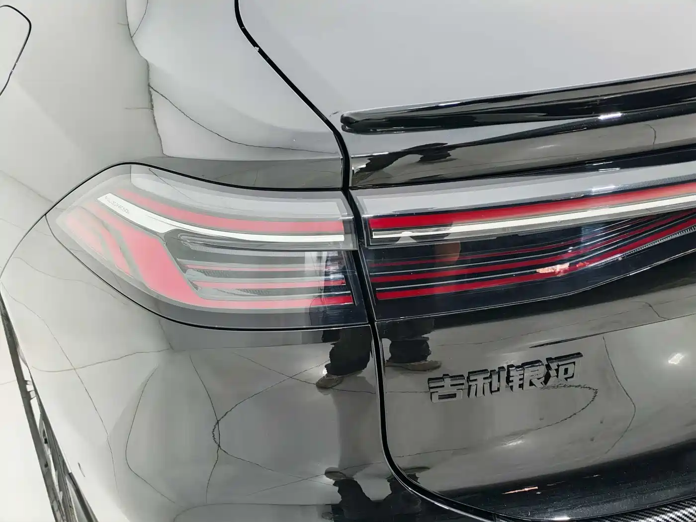 Geely Galaxy Galaxy A7 2025 EM-i 150km Explorer+ Edition фото 11