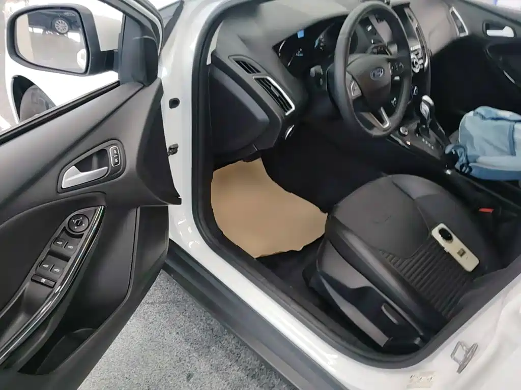 Ford Focus 2018 2018 Hatchback Classic 1.6L Automatic Trend Smart Edition