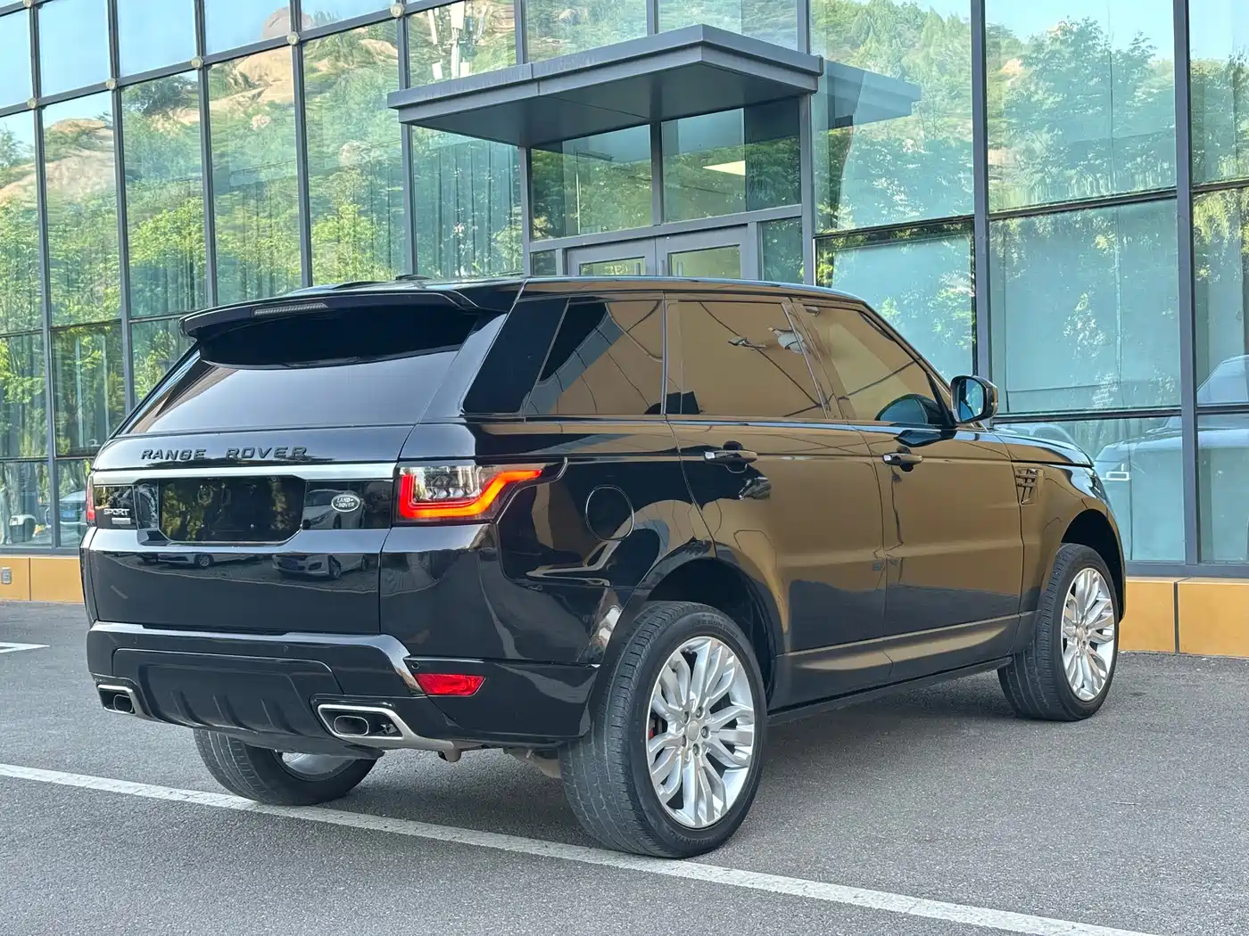 Land Rover Range Rover Sport 2014 3.0 SC V6 HSE DYNAMIC фото 16