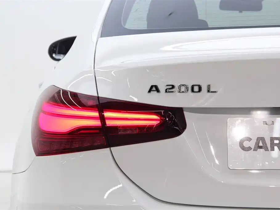 Mercedes-Benz A-Class 2024 A 200 L Fashion Edition фото 27
