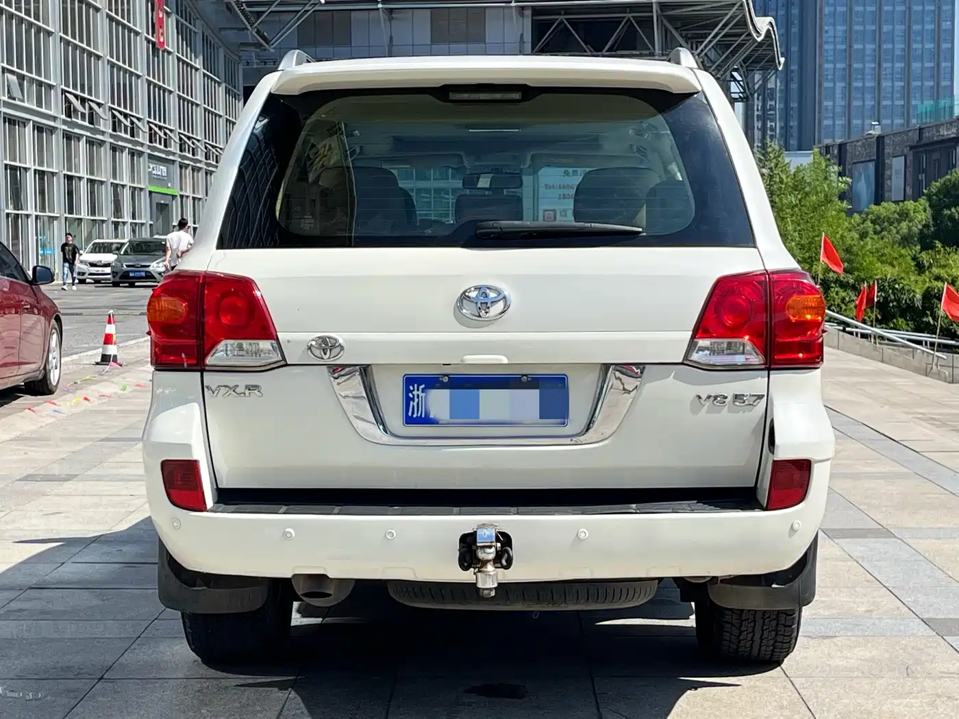 Toyota Land Cruiser (Import) 2015 4.6L V8 Middle East Limited Edition фото 5