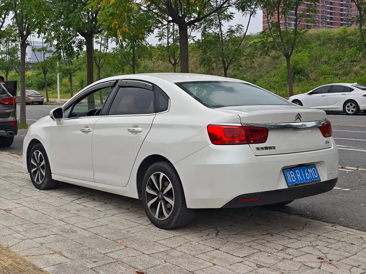 Citroën C4 C-Quatre 2016 2016 Happy Edition 1.6L Automatic Luxury Type