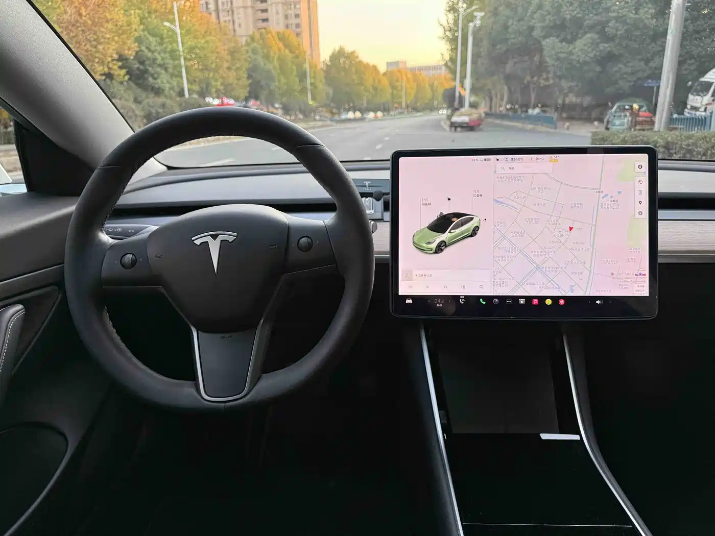 TESLA MODEL 3