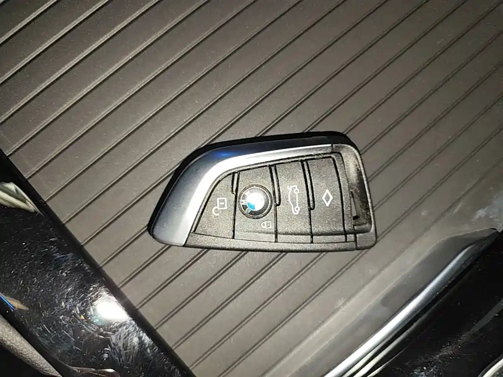 BMW iX3 2022 Innovation Leader фото 9