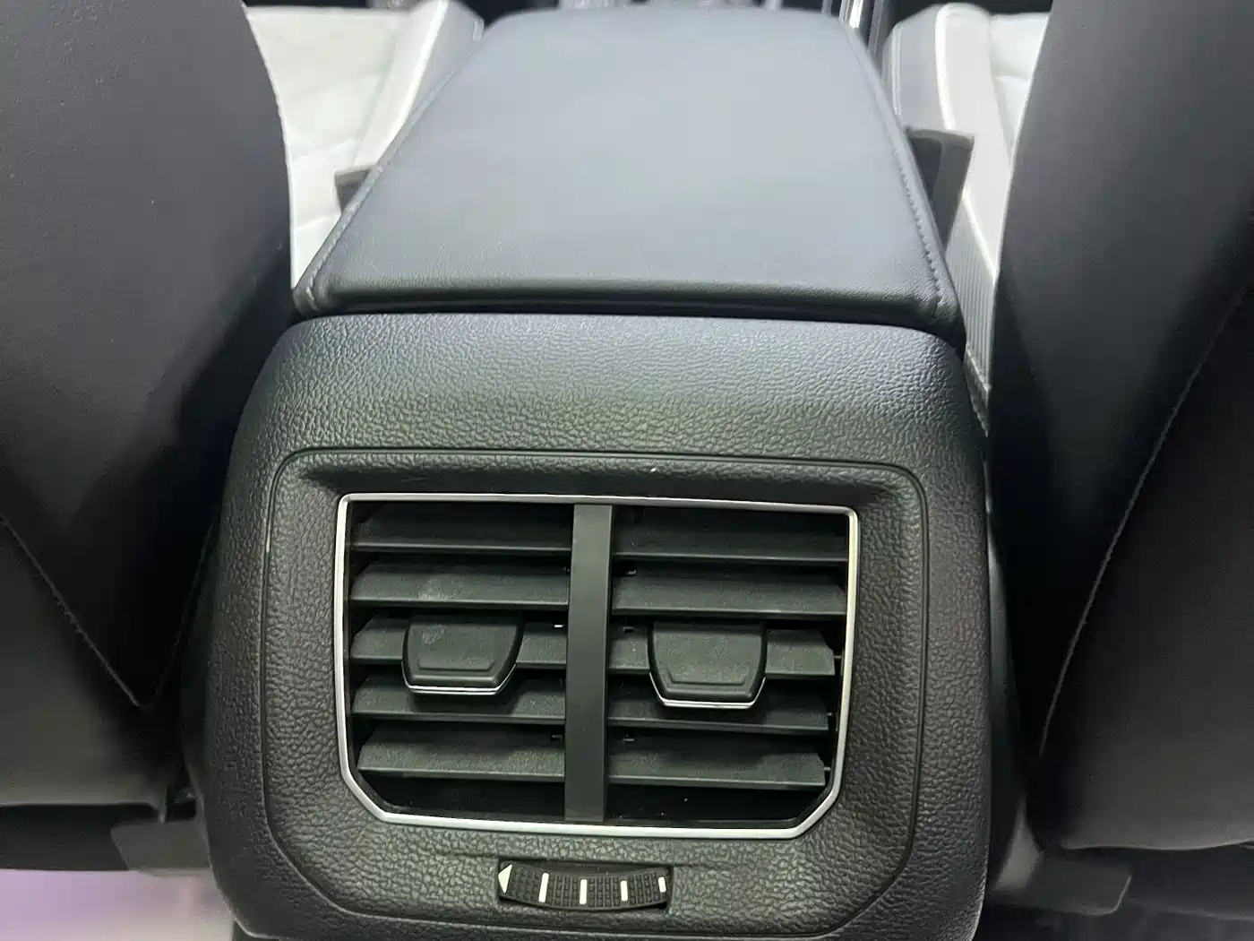 Volkswagen Tayron 2023 280TSI 2WD Luxury Plus Advanced Edition фото 23