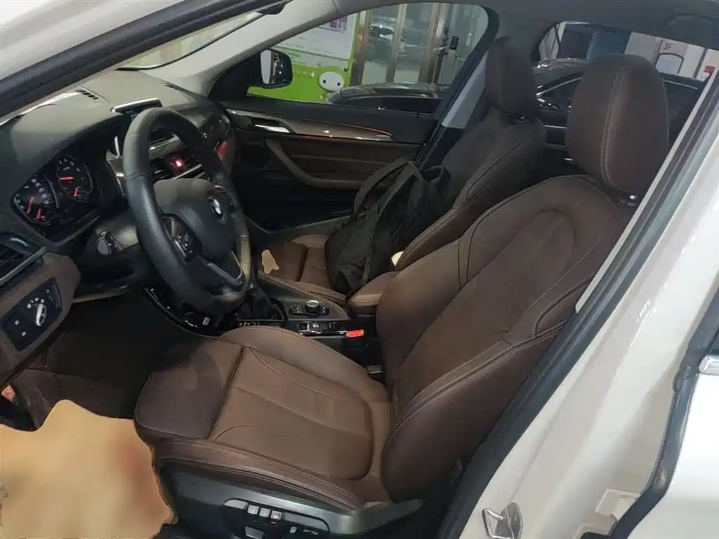 BMW X1 2019 sDrive18Li Premium Model фото 15