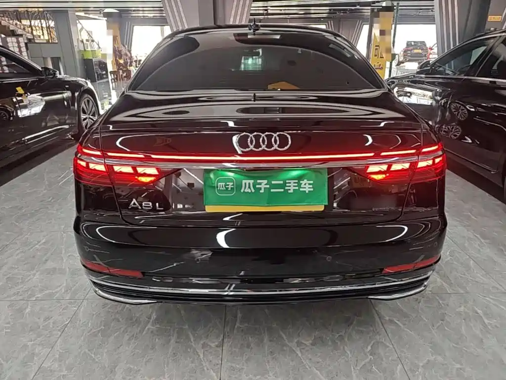 Фото 6 - Audi A8