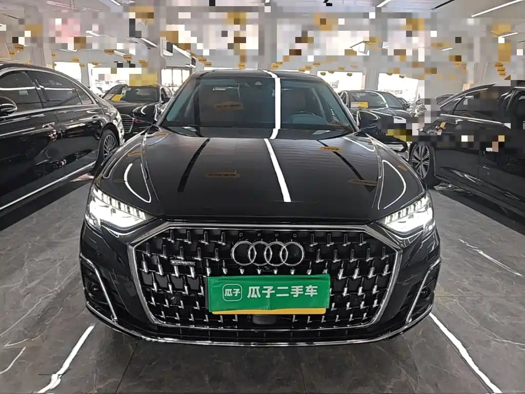 Фото 3 - Audi A8