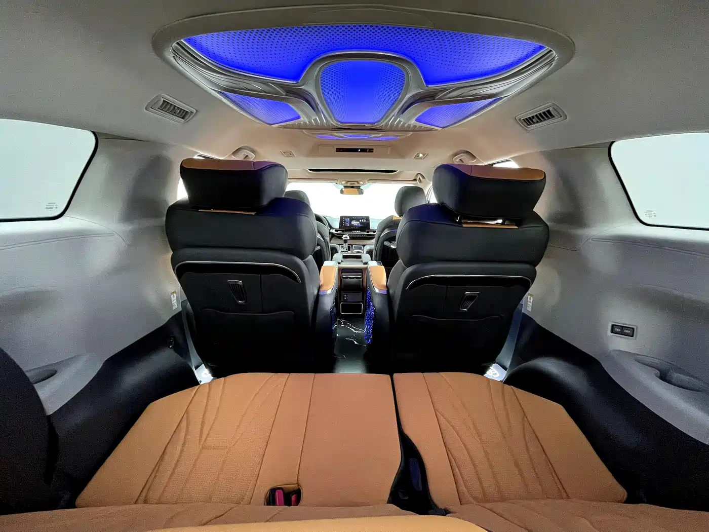 Toyota Sienna 2024 2.5L Hybrid Comfort Edition фото 32