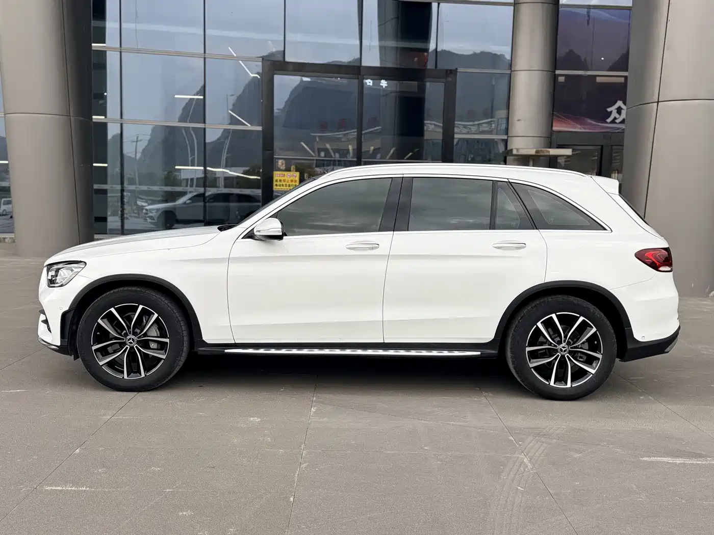 Mercedes-Benz GLC 2020 Facelift GLC 300 L 4MATIC Dynamic фото 4
