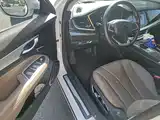 Фото 21 - Geely Borui