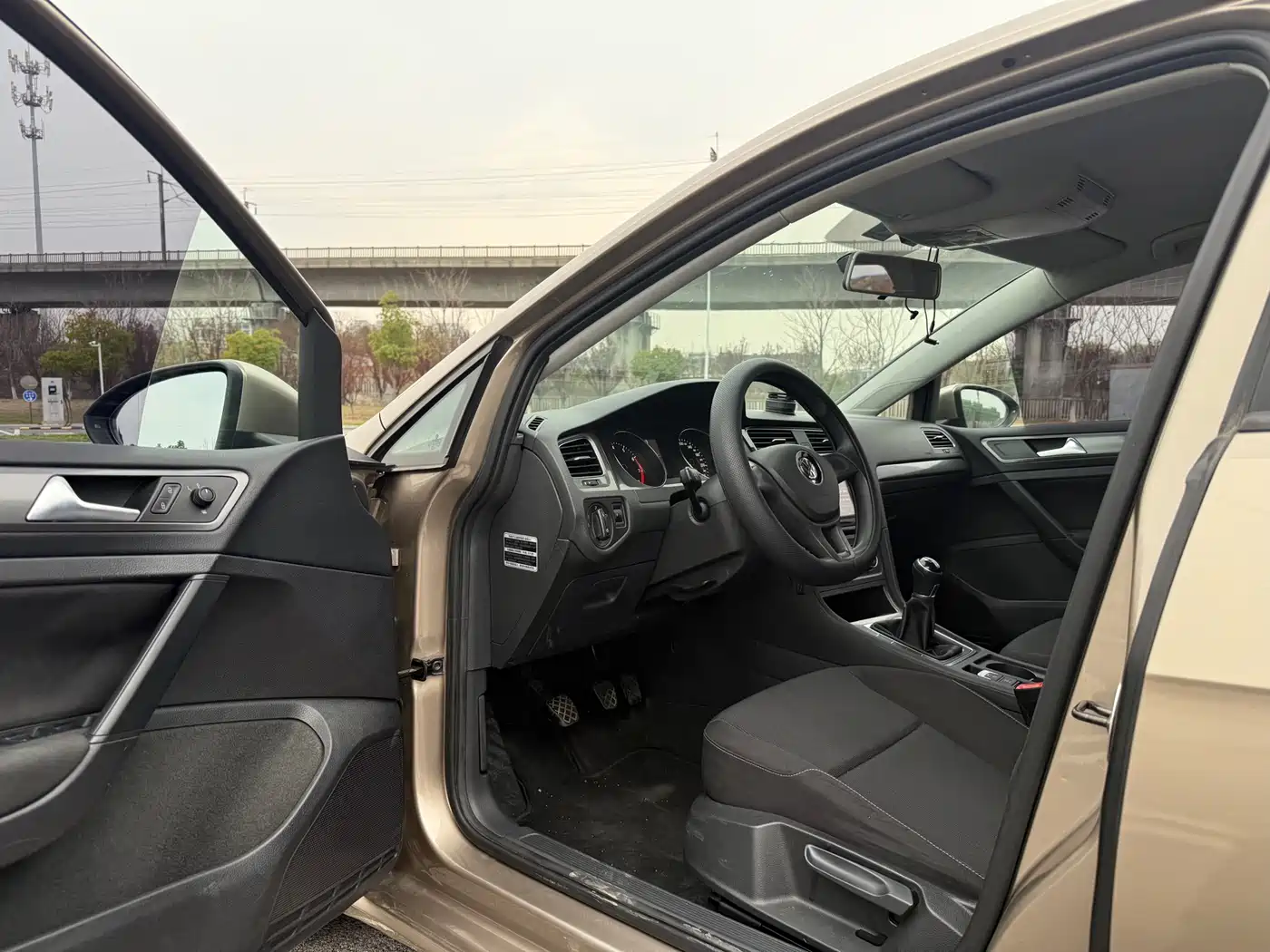 Volkswagen Golf 2014 1.6L Manual Fashion Type фото 10