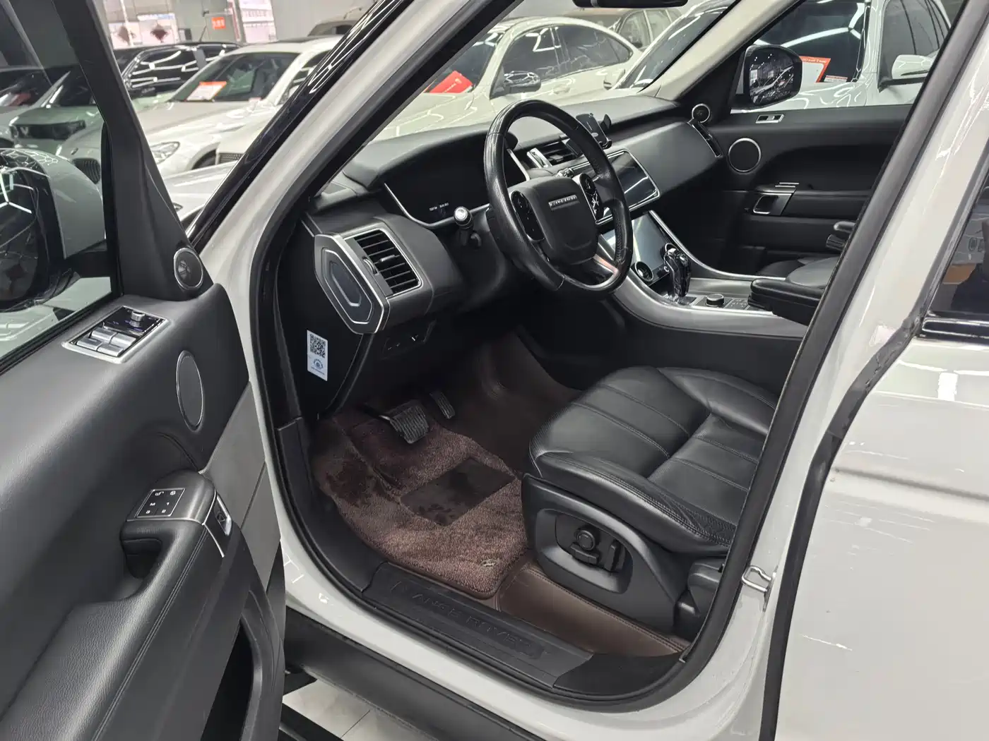 Land Rover Range Rover Sport 2017 3.0 SC V6 SE фото 7