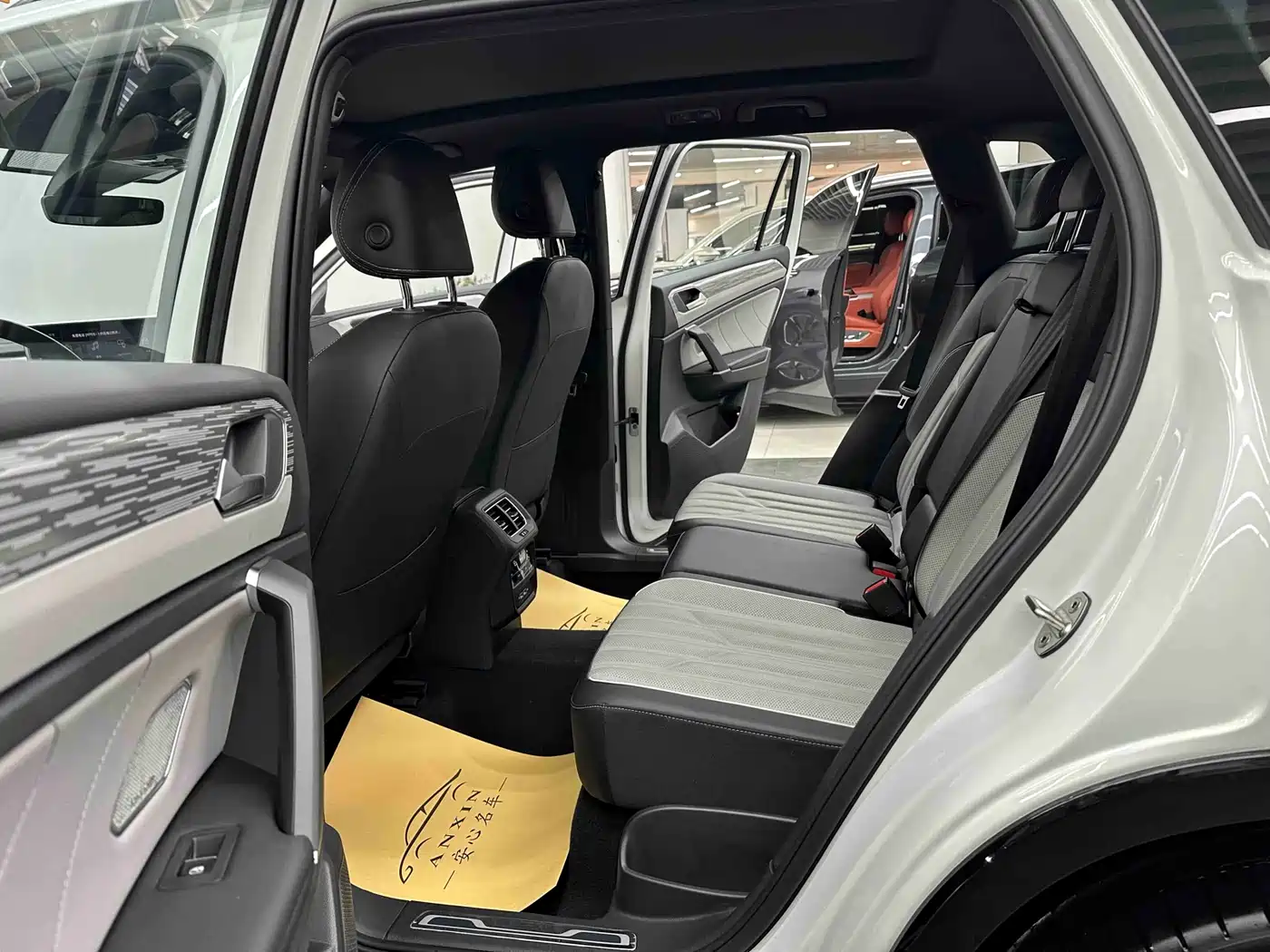 Volkswagen Tayron 2023 Facelift 380TSI 4WD R-Line Pro Smart Edition фото 13