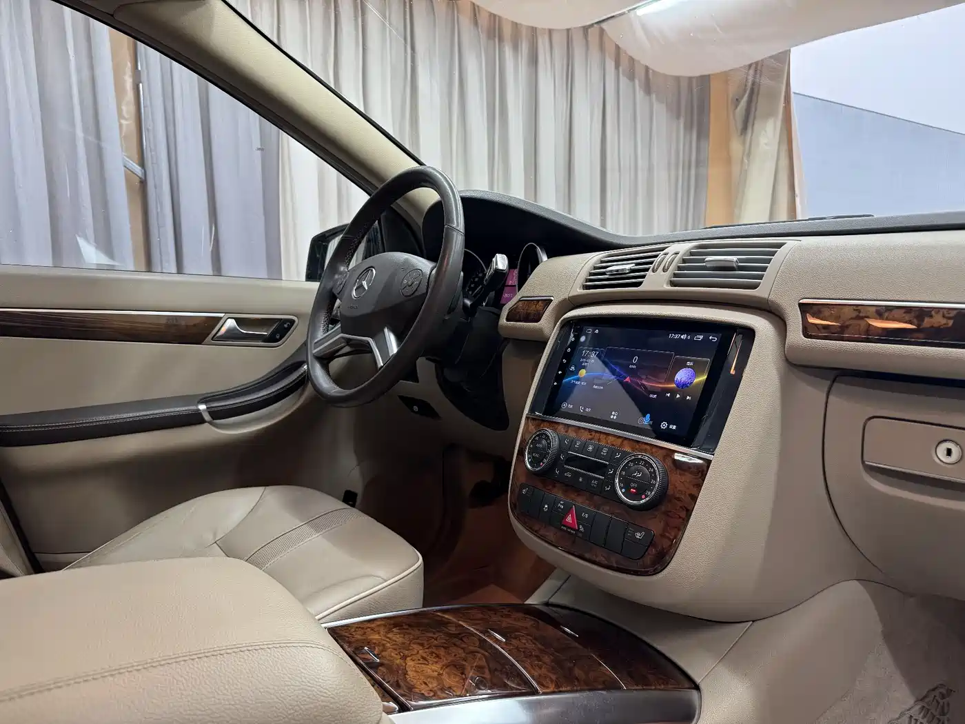 Mercedes-Benz R-Class 2011 R 350 L 4MATIC фото 23