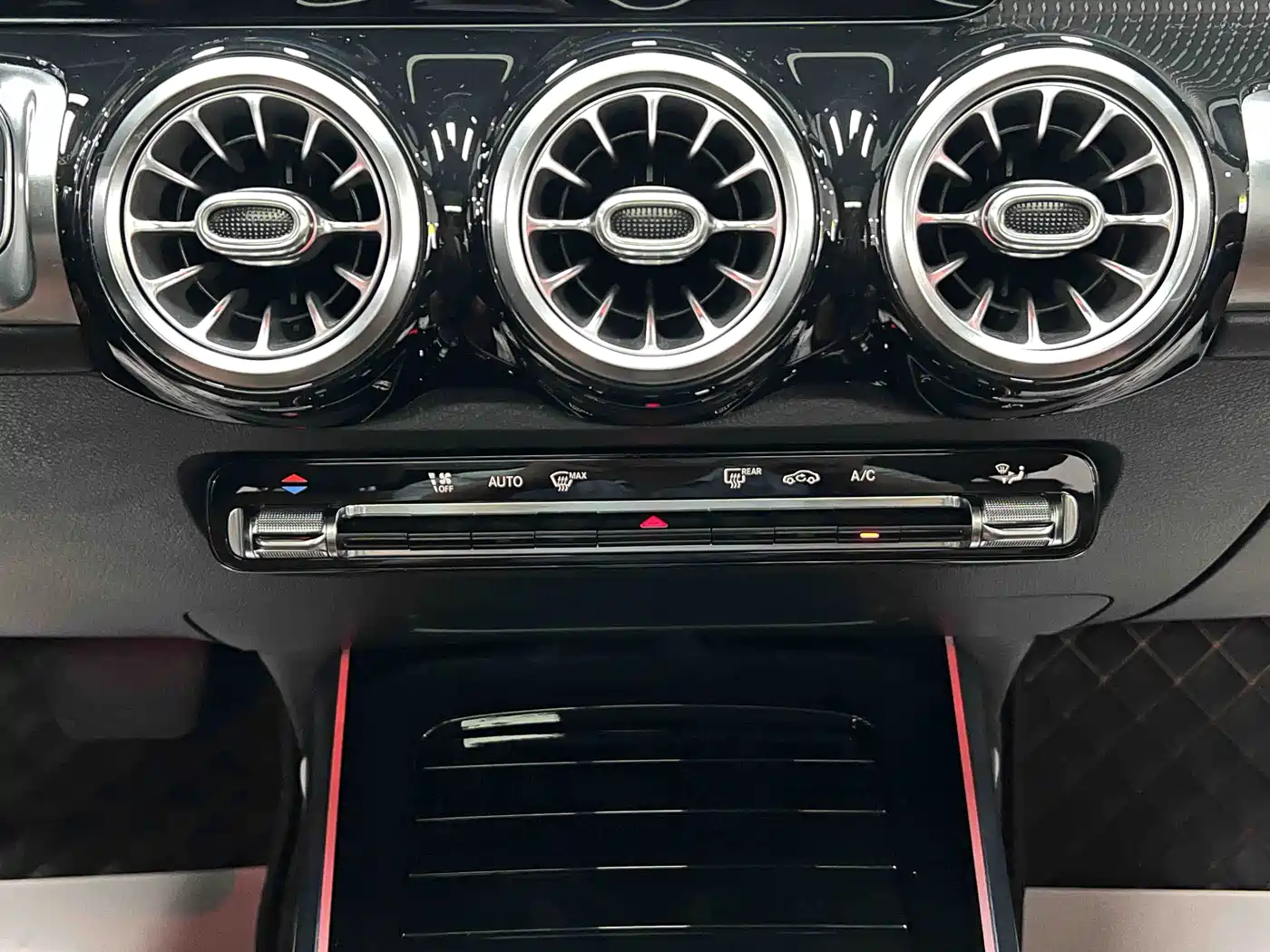 Mercedes-Benz GLB 2021 GLB 200 Dynamic фото 35