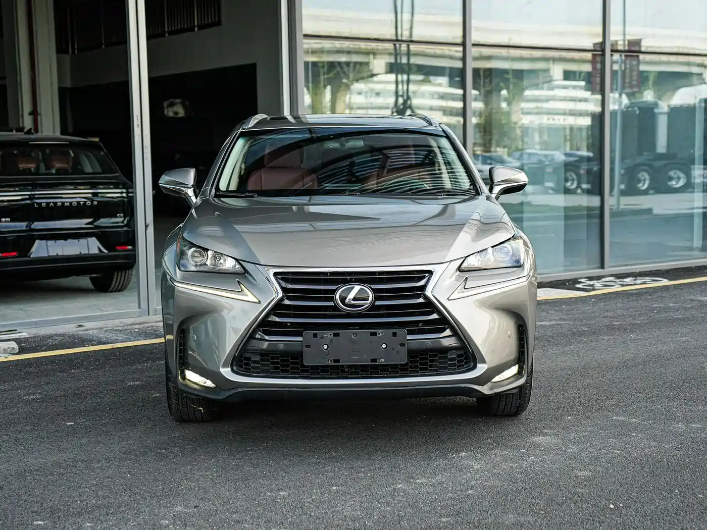Lexus NX 2016 200 AWD F Sport фото 2
