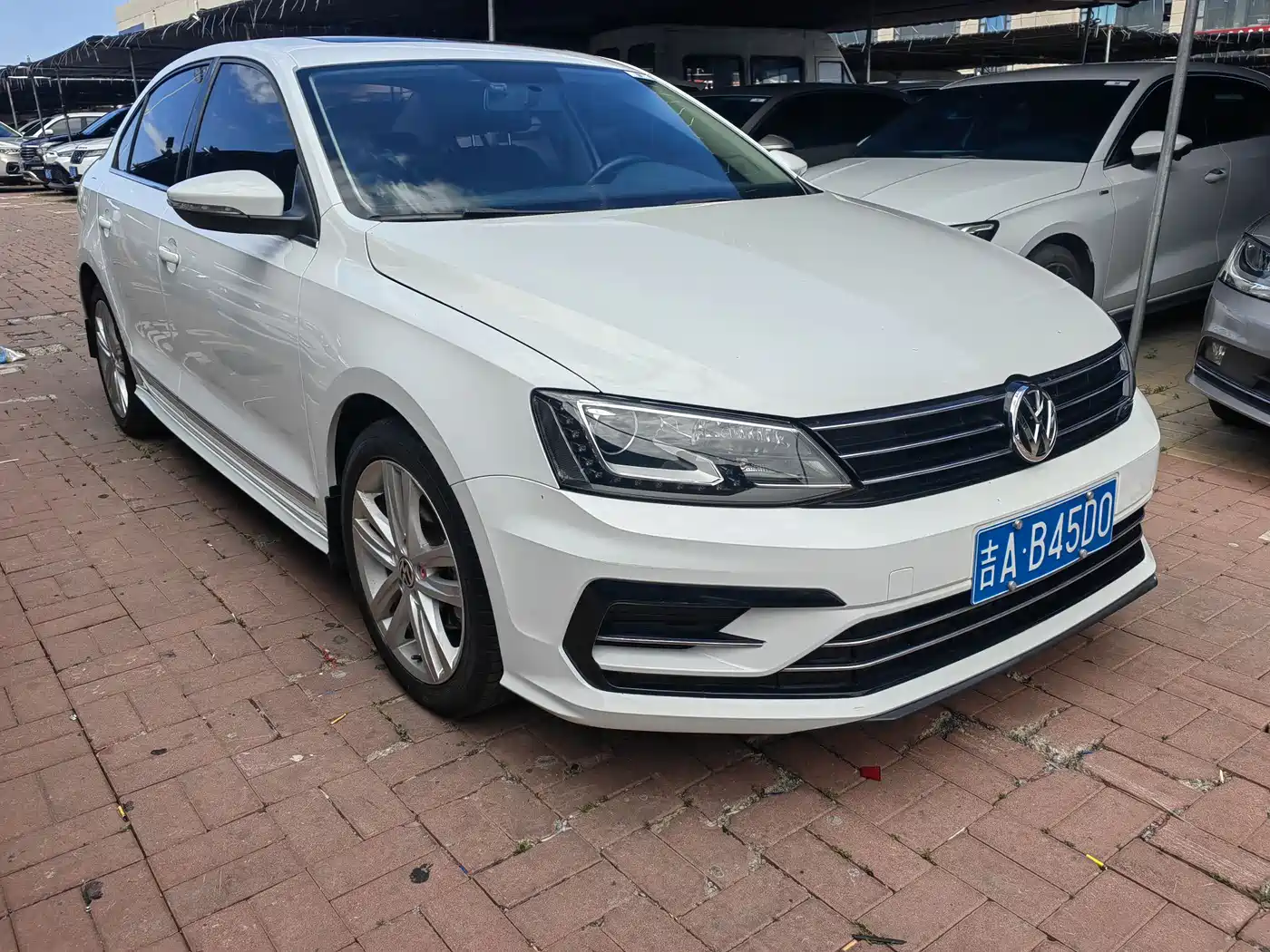 Volkswagen Sagitar 2018 280TSI DSG Spark Edition фото 3