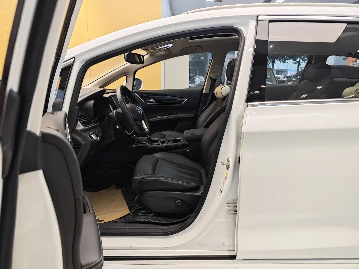 BYD Song MAX 2018 1.5T Automatic Smart Connected Premium 6-Seater фото 13