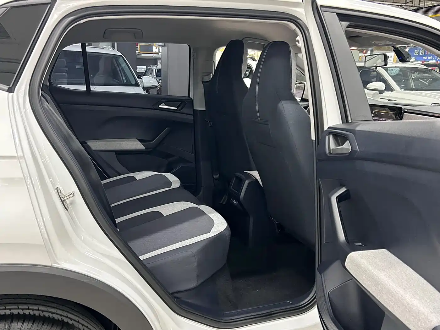 Volkswagen Tharu 2025 Model Rising Star 1.5L Advance Edition фото 10