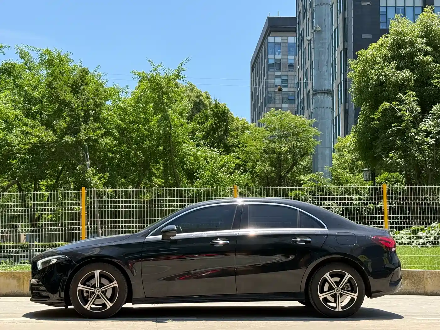 Mercedes-Benz A-Class 2023 A 200 L Fashion фото 4