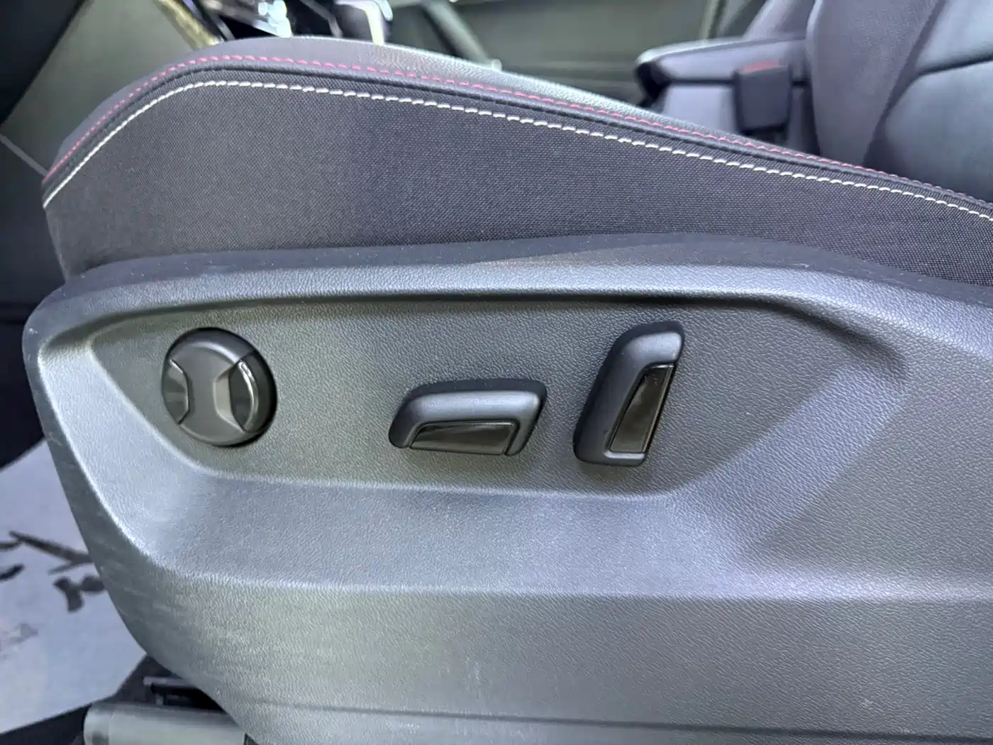 Volkswagen Tayron 2022 280TSI 2WD Luxury Smart Connect Edition фото 19