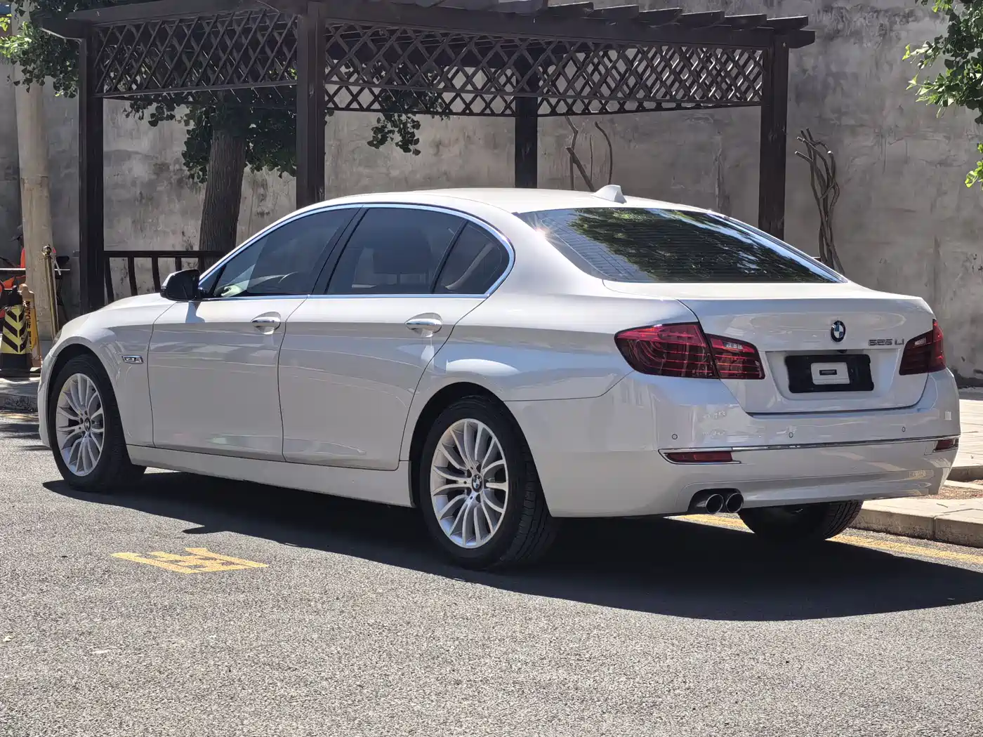 BMW 5 Series 2017 525Li Luxury Design Package фото 4