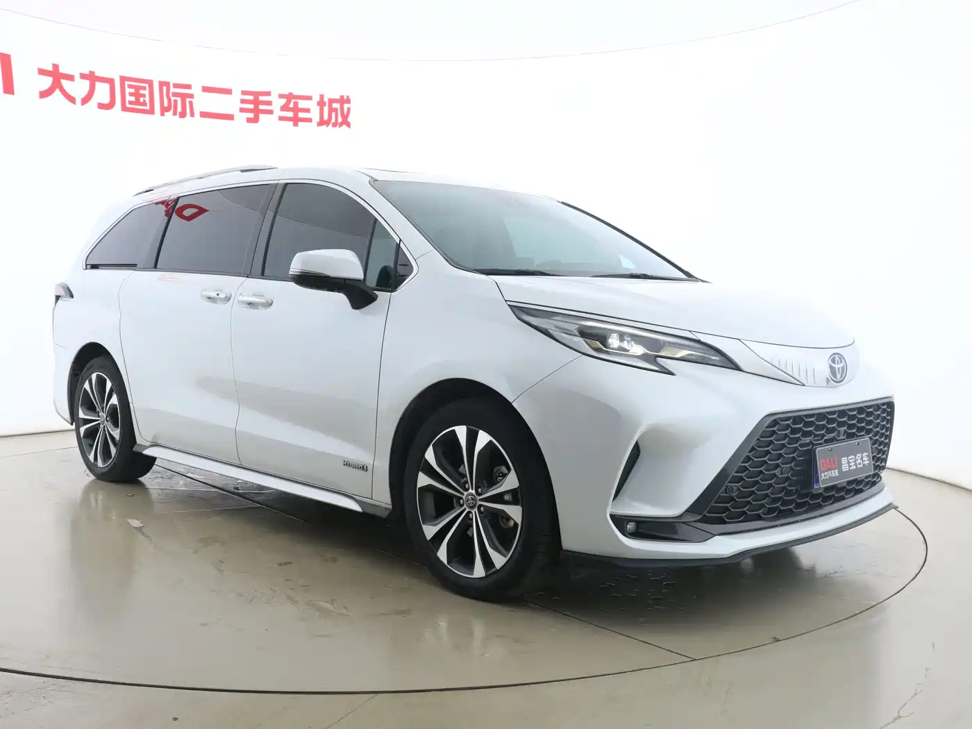 Toyota Granvia 2023 2.5L Hybrid Prestige PLUS Edition фото 4
