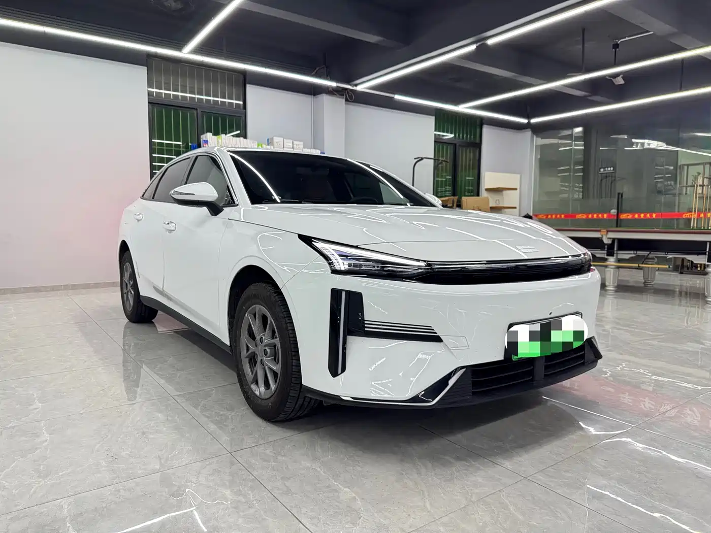 Geely Galaxy Galaxy L6 2025 EM-i 60km Voyage Edition фото 15