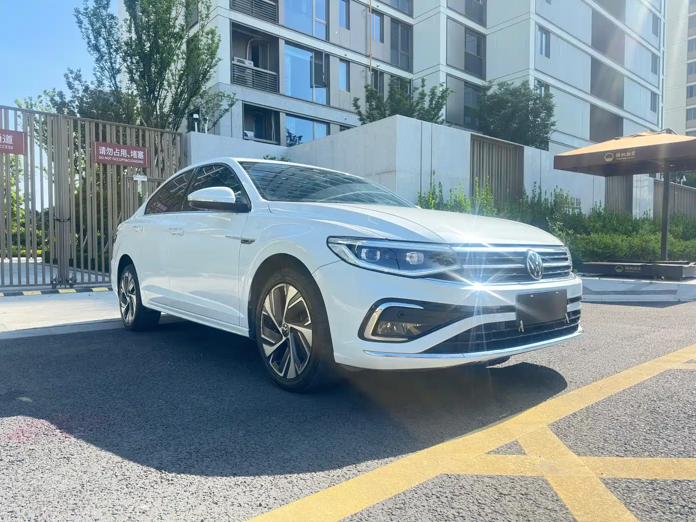 Volkswagen Bora 2023 280TSI DSG Prestige Edition фото 3