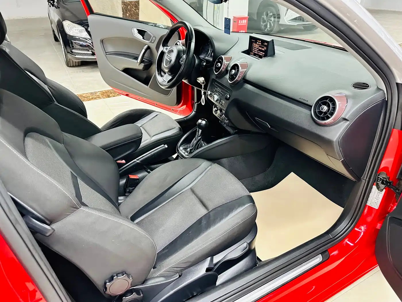 Audi A1 2012 1.4 TFSI Ego фото 16