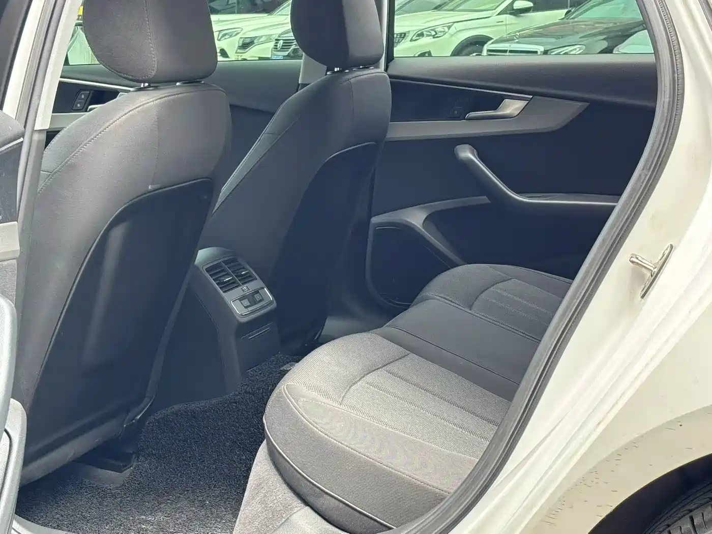 Audi A4L 2018 30th Anniversary 40 TFSI Progressive фото 3