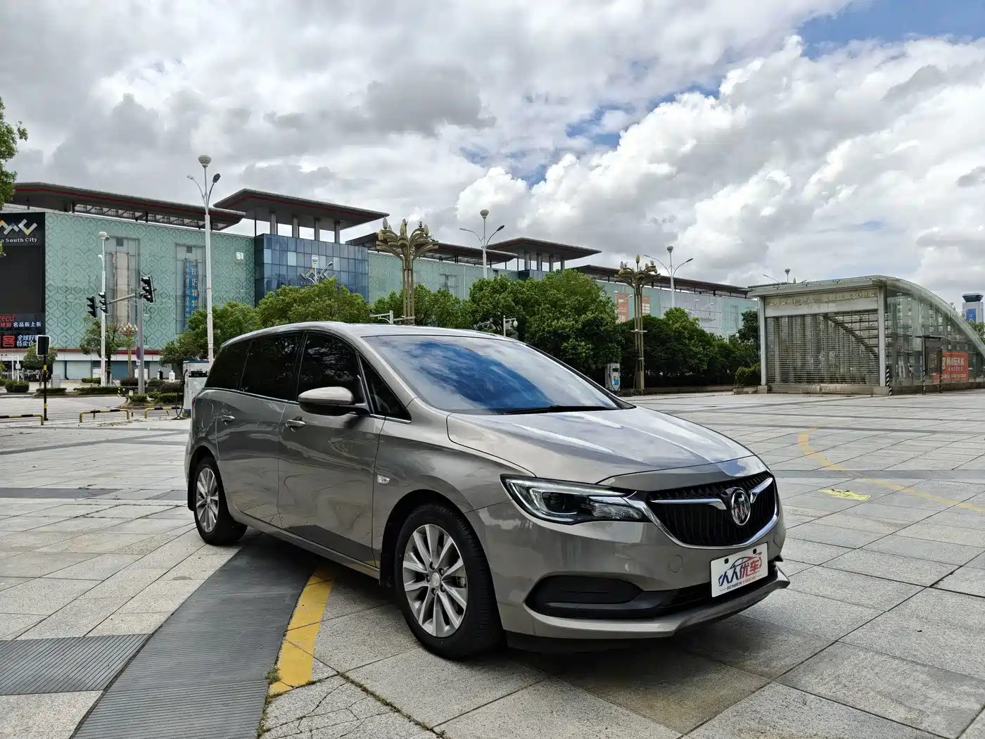 Buick GL6 2021 2019 Model 18T 5-Seater Connected Luxury Version China V