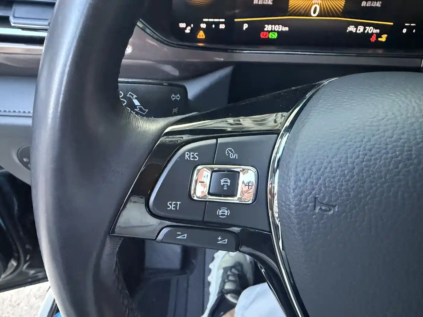 Volkswagen Tharu 2022 280TSI FWD Luxury Edition фото 14