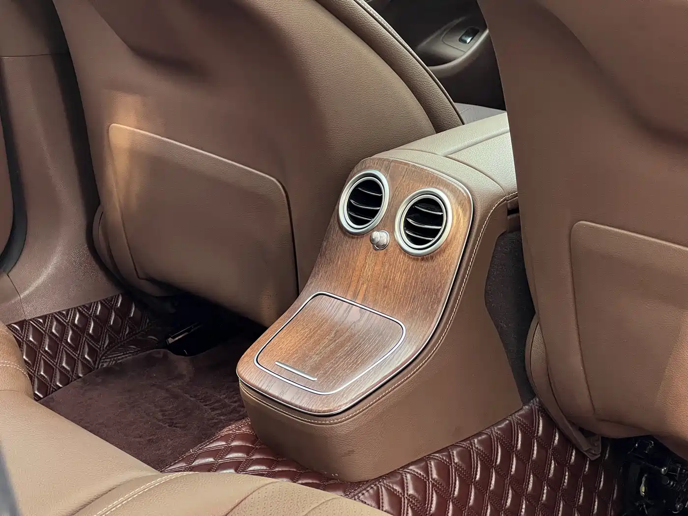 Mercedes-Benz E-Class 2023 E 300 L Luxury фото 21
