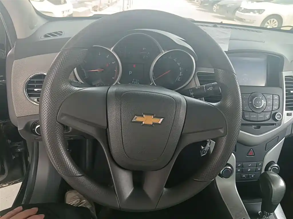 Chevrolet Cruze 2014 1.6L SL Million Commemorative Edition AT фото 11