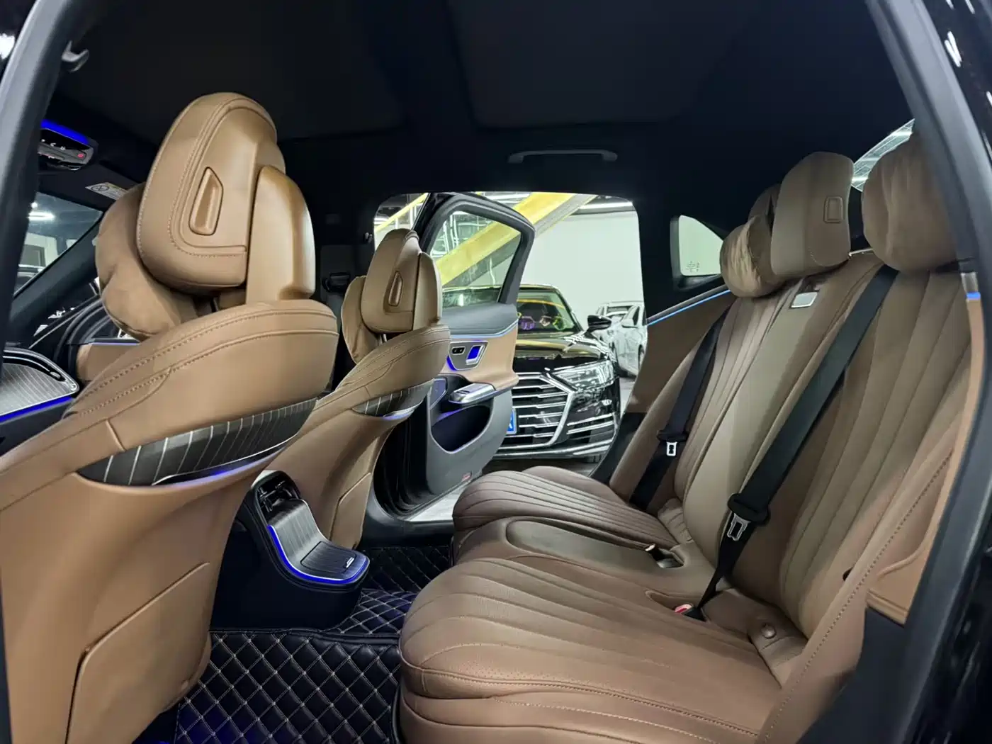Mercedes-Benz E-Class 2024 E 300 L Fashion фото 4